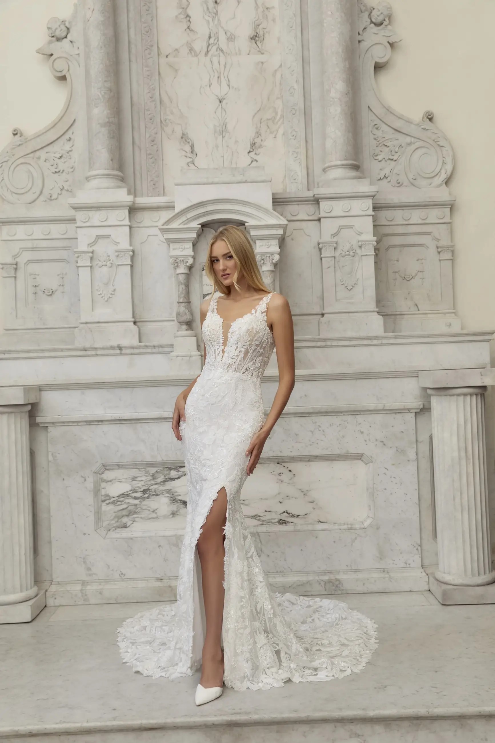 Our Favorite Martin Thornburg and Casablanca Gowns for Summer Ceremonies Image