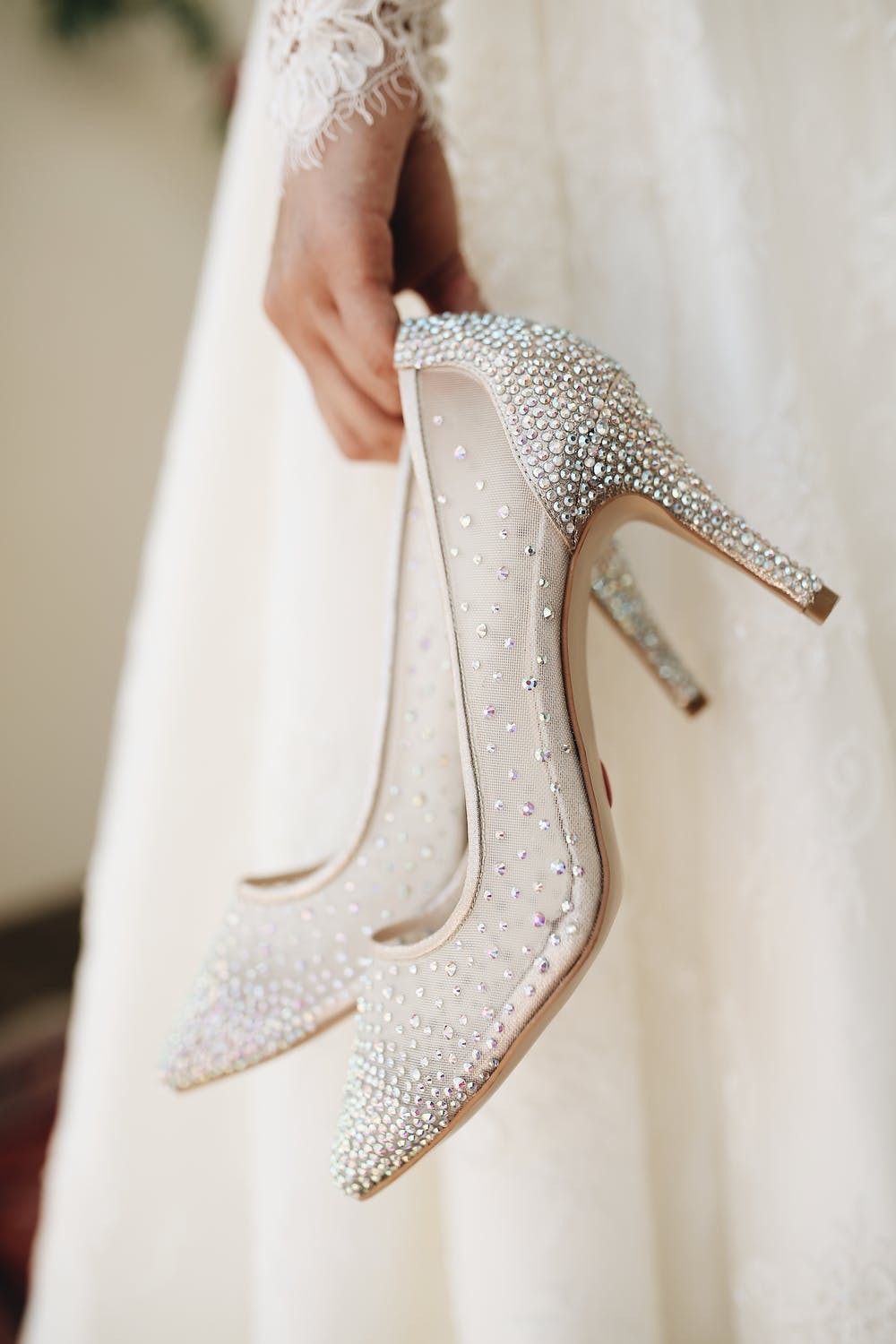Ways to Involve Your Loved Ones in Your Wedding Shopping Image
